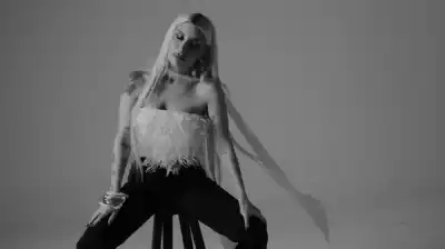 İrem Derici - Olay Mahali