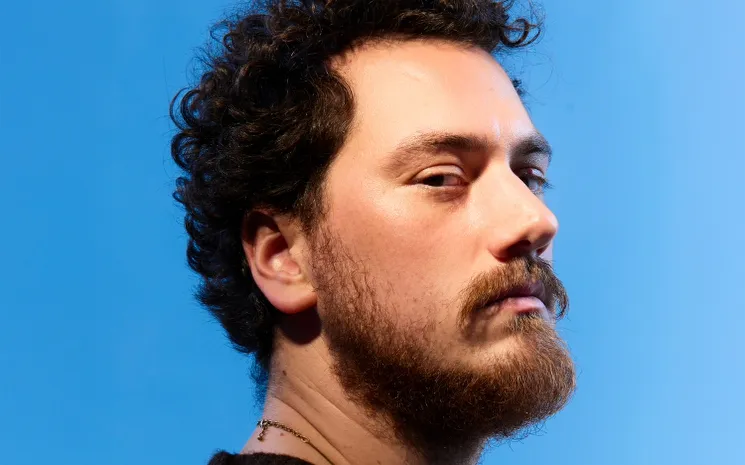 Evrencan Gündüz’den Yeni Albüm Müjdesi: “Acı Verir Zaman” Yayında